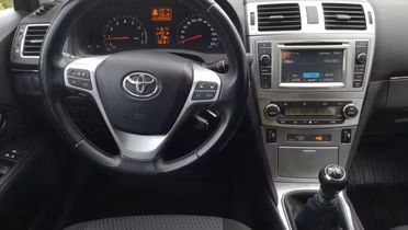 TOYOTA Avensis