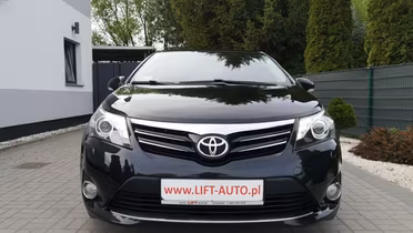 TOYOTA Avensis