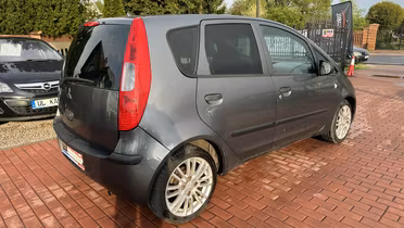 MITSUBISHI Colt