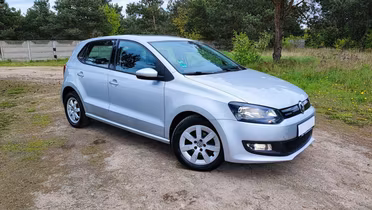 VOLKSWAGEN Polo