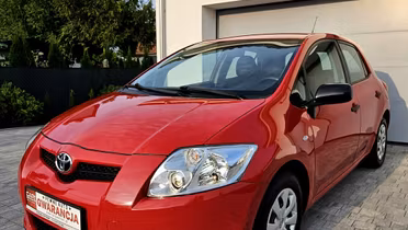 TOYOTA Auris