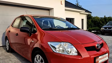TOYOTA Auris