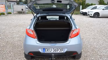 MAZDA 2