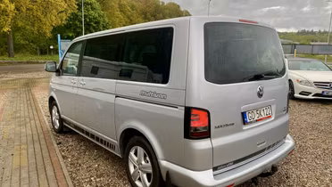 VOLKSWAGEN Multivan