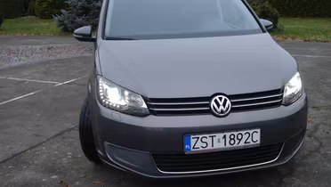 VOLKSWAGEN Touran