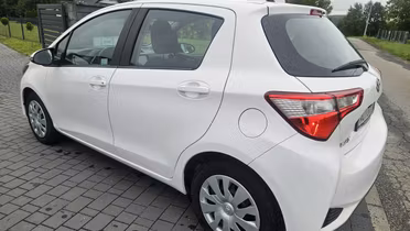 TOYOTA Yaris