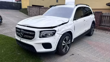 MERCEDES-BENZ GLB