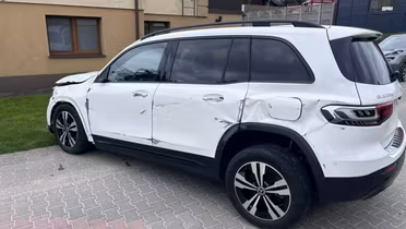 MERCEDES-BENZ GLB