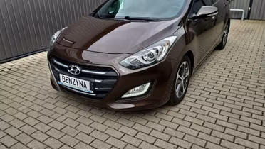 HYUNDAI i30