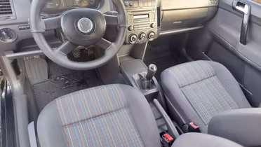 VOLKSWAGEN Polo