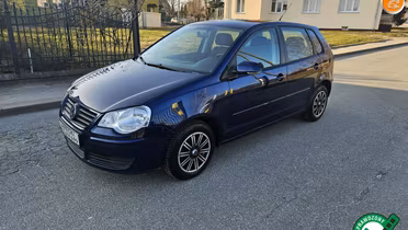 VOLKSWAGEN Polo