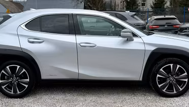 LEXUS UX