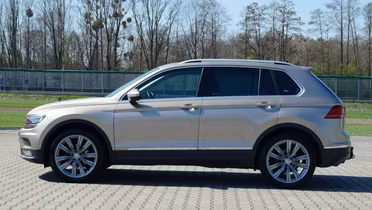 VOLKSWAGEN Tiguan