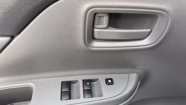 MITSUBISHI L 200