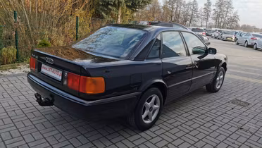 AUDI 100