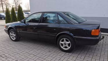 AUDI 100