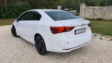 TOYOTA Avensis