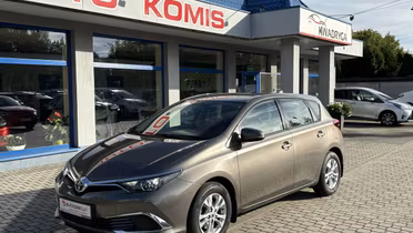 TOYOTA Auris