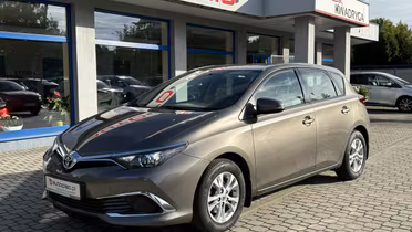 TOYOTA Auris
