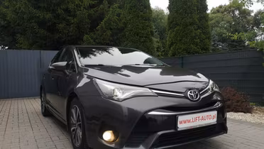 TOYOTA Avensis