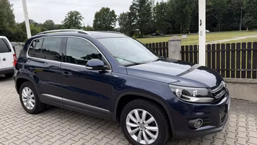 VOLKSWAGEN Tiguan