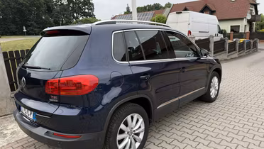 VOLKSWAGEN Tiguan