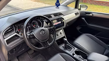 VOLKSWAGEN Touran