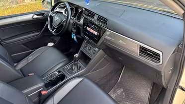 VOLKSWAGEN Touran