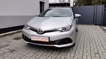 TOYOTA Auris