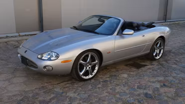 JAGUAR XK8