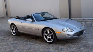 JAGUAR XK8