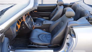 JAGUAR XK8