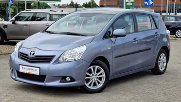 TOYOTA Verso