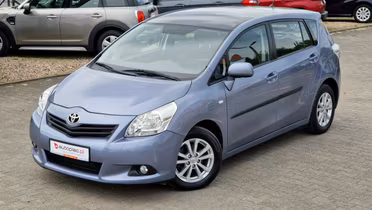 TOYOTA Verso