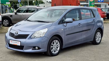 TOYOTA Verso