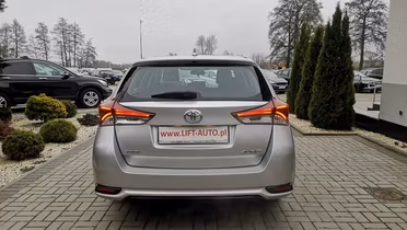 TOYOTA Auris