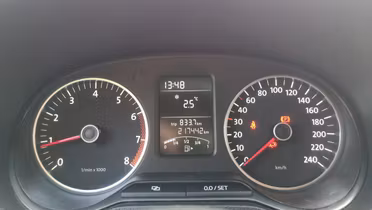 VOLKSWAGEN Polo