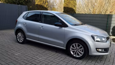 VOLKSWAGEN Polo