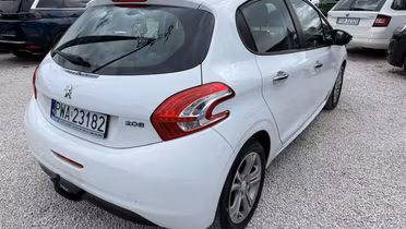 PEUGEOT 208