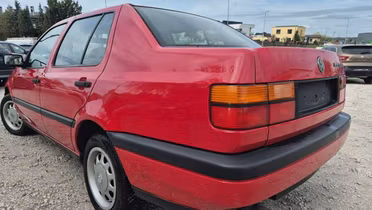 VOLKSWAGEN Vento