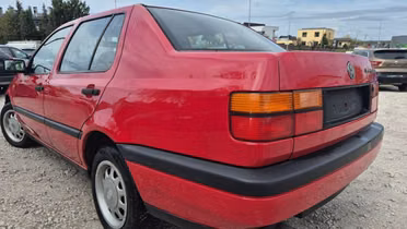 VOLKSWAGEN Vento
