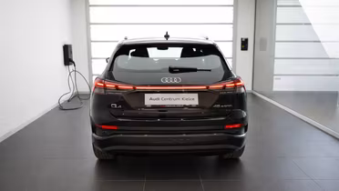 AUDI Q4
