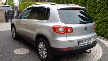 VOLKSWAGEN Tiguan