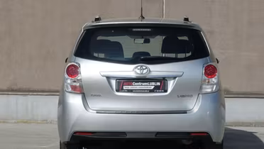 TOYOTA Verso