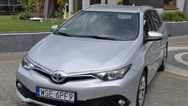 TOYOTA Auris