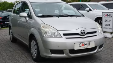TOYOTA Corolla Verso