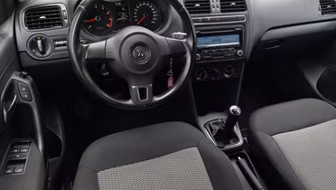 VOLKSWAGEN Polo