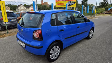 VOLKSWAGEN Polo