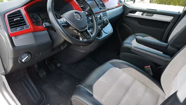 VOLKSWAGEN Multivan