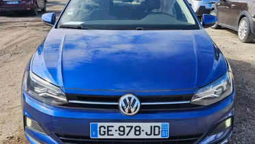 VOLKSWAGEN Polo